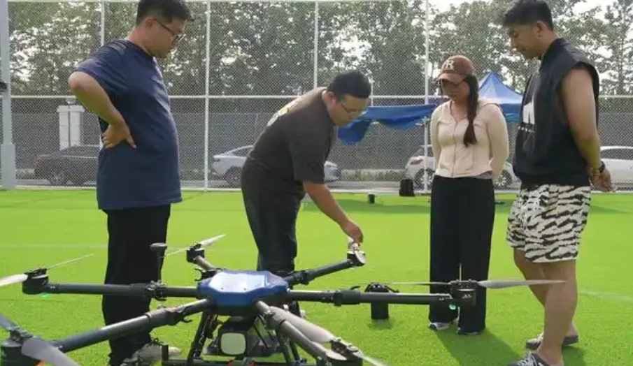 低空经济新机遇：无人机&ldquo;飞手&rdquo;考证悄然兴起 持证&ldquo;飞手&rdquo;成求职新宠